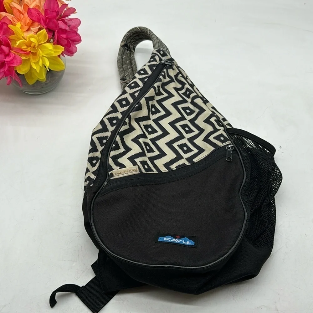 Kavu great preowned